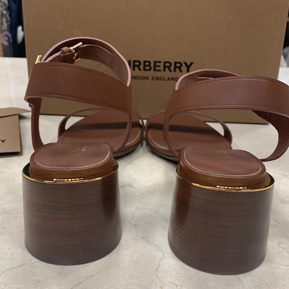 BURBERRY ALF HOLLYWELL 50 BLOCK HEEL SANDALS TAN WITH GOLD TB SIDE STRAP LOGO 40 - Picture 11 of 13